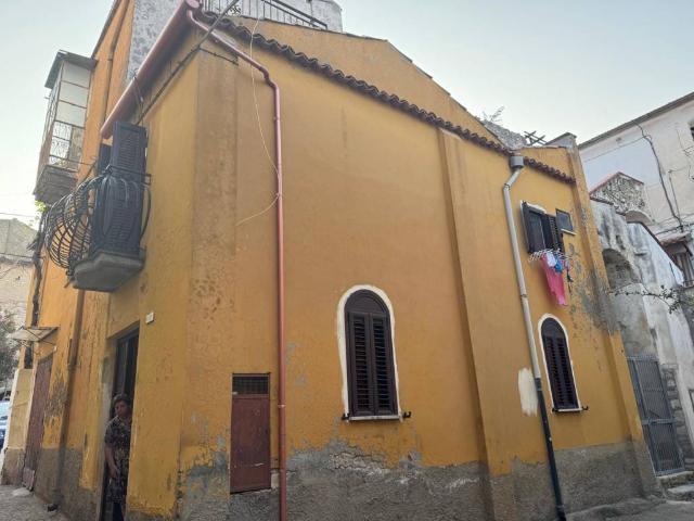 Villa Indipendente in vendita a Fontana Perrelli, Minturno