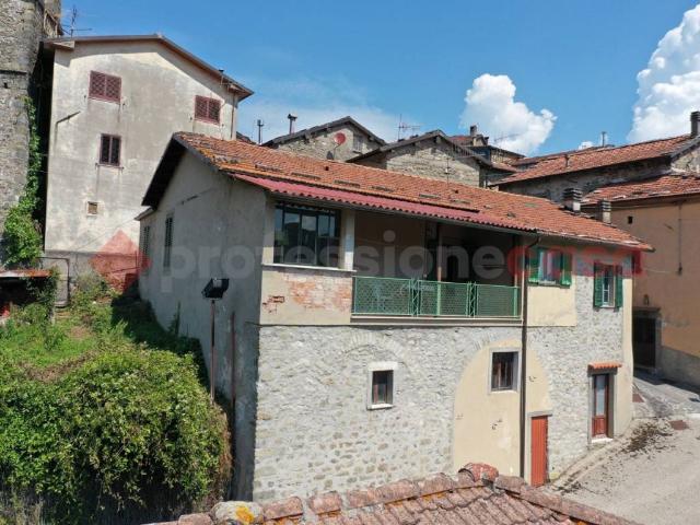 Villa Indipendente in vendita a Gramolazzo, Minucciano
