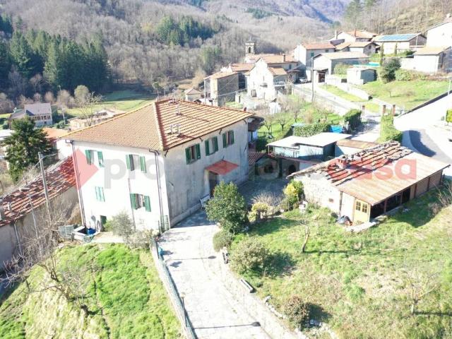 Villa Indipendente in vendita a Gramolazzo, Minucciano