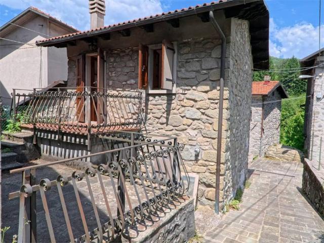 Villa Indipendente in vendita a Unione Comuni Garfagnana, Minucciano