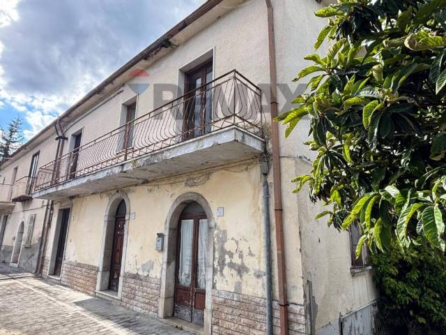 Villa Indipendente in vendita a Mirabella Eclano, Campania