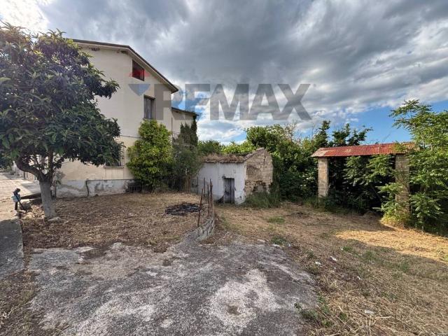Villa Indipendente in vendita a Mirabella Eclano, Campania