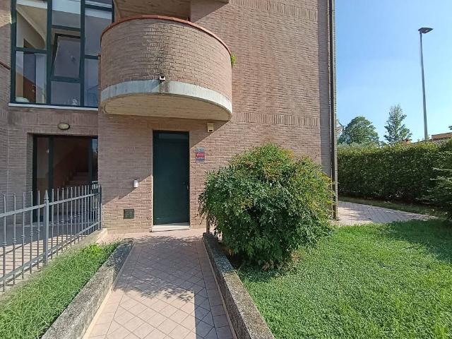Villa Indipendente in vendita a Mirandola, Modena