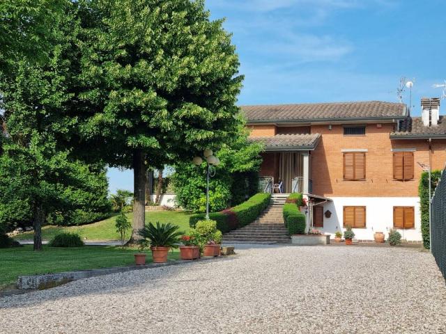 Villa Indipendente in vendita a Unione Comuni Modenesi Area Nord, Mirandola