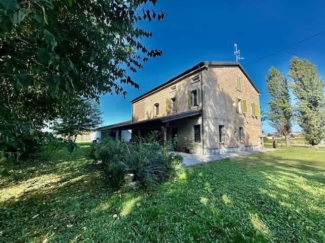 Villa Indipendente in vendita a Unione Comuni Modenesi Area Nord, Mirandola