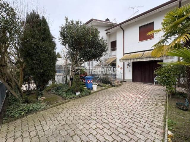 Villa Indipendente in vendita a Unione Comuni Modenesi Area Nord, Mirandola