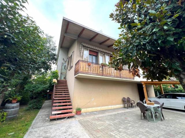 Villa Indipendente in vendita a Unione Comuni Modenesi Area Nord, Mirandola