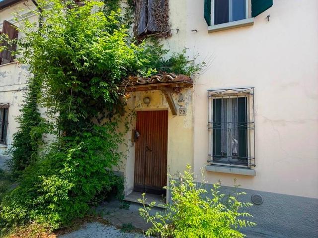 Villa Indipendente in vendita a Unione Comuni Modenesi Area Nord, Mirandola