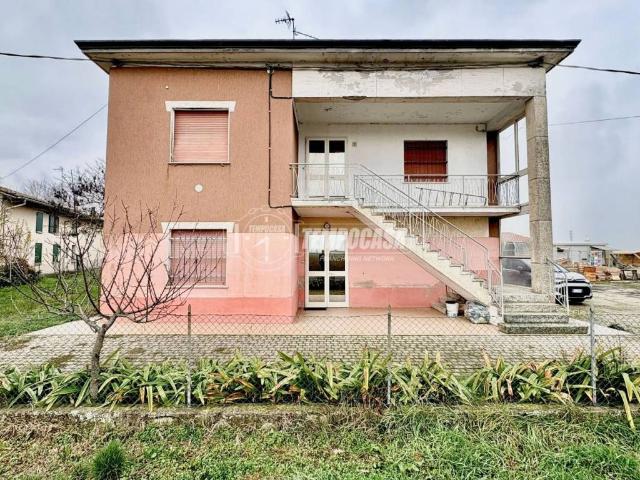 Villa Indipendente in vendita a Unione Comuni Modenesi Area Nord, Mirandola