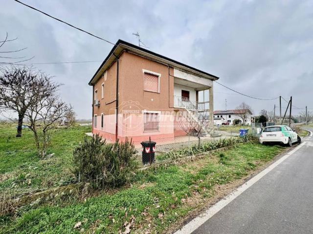 Villa Indipendente in vendita a Unione Comuni Modenesi Area Nord, Mirandola