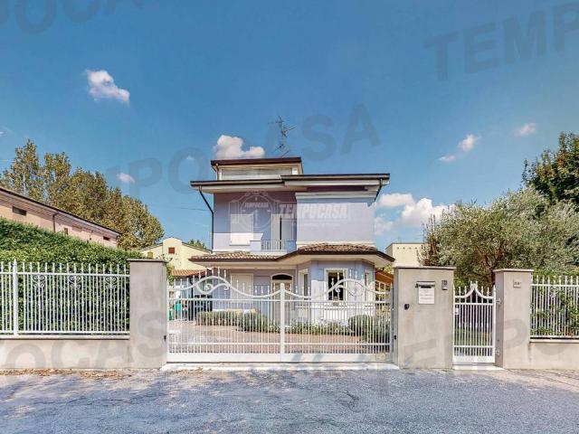 Villa Indipendente in vendita a Unione Comuni Modenesi Area Nord, Mirandola