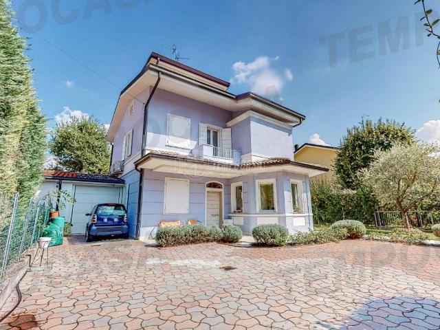 Villa Indipendente in vendita a Mirandola, Modena
