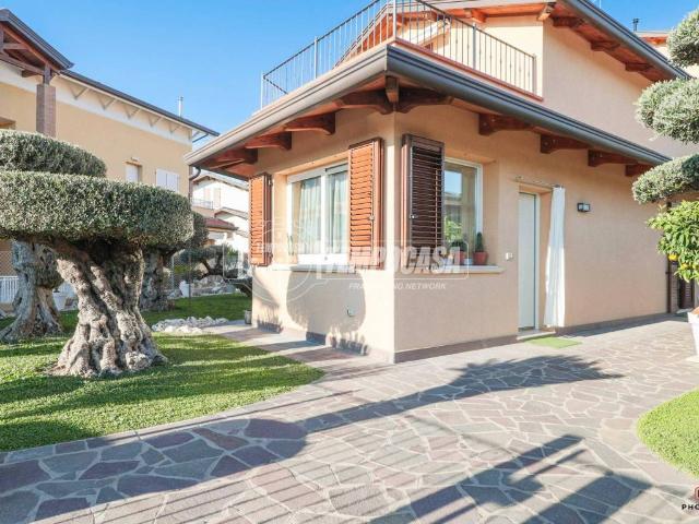 Villa Indipendente in vendita a Misano Adriatico, Reggio Emilia