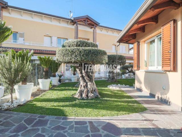 Villa Indipendente in vendita a Misano Adriatico, Reggio Emilia