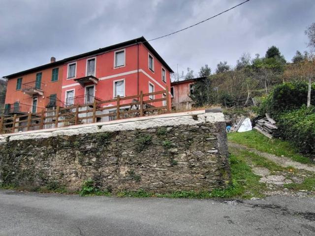 Villa Indipendente in vendita a Moconesi, Gattorna