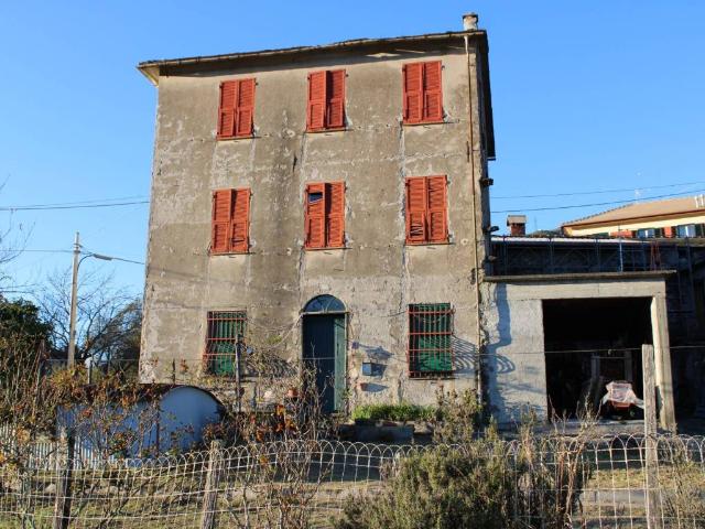 Villa Indipendente in vendita a Moconesi, Ferrada