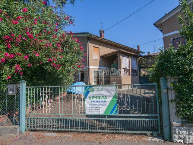 Villa Indipendente in vendita a Modena, Tre Olmi