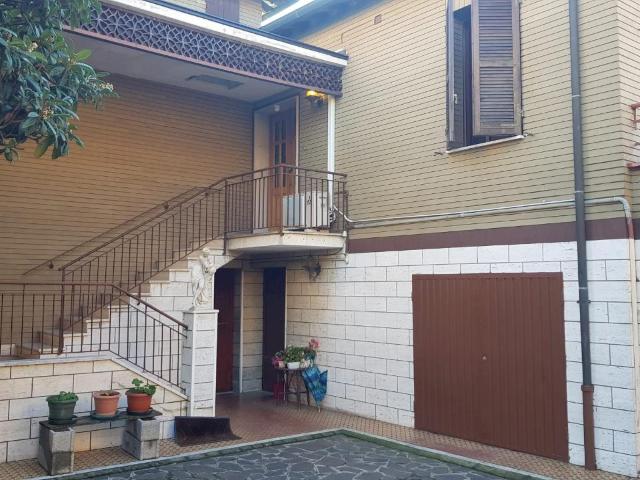 Villa Indipendente in vendita a Modena, Torrenova