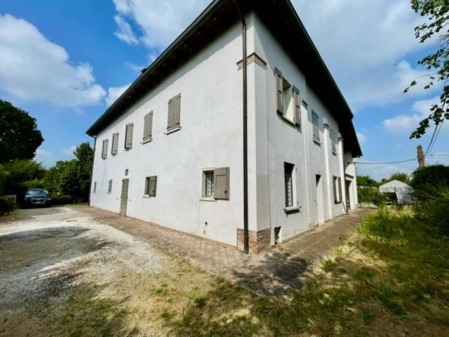 Villa Indipendente in vendita a Buon Pastore-Sant'Agnese-San Damaso, Modena