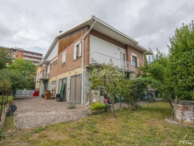 Villa Indipendente in vendita a Modena, Madonnina