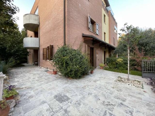 Villa Indipendente in vendita a Buon Pastore-Sant'Agnese-San Damaso, Modena