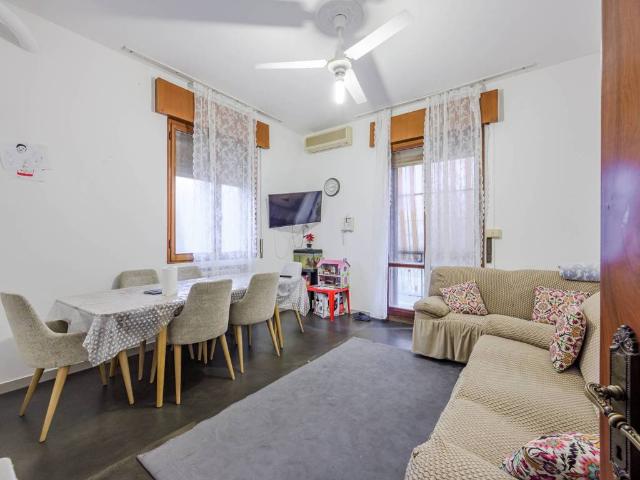 Villa Indipendente in vendita a Modena, Villaggio Artigiano