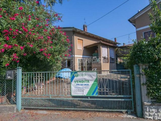 Villa Indipendente in vendita a Modena, Tre Olmi