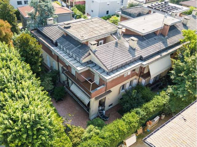 Villa Indipendente in vendita a Modena, San Faustino