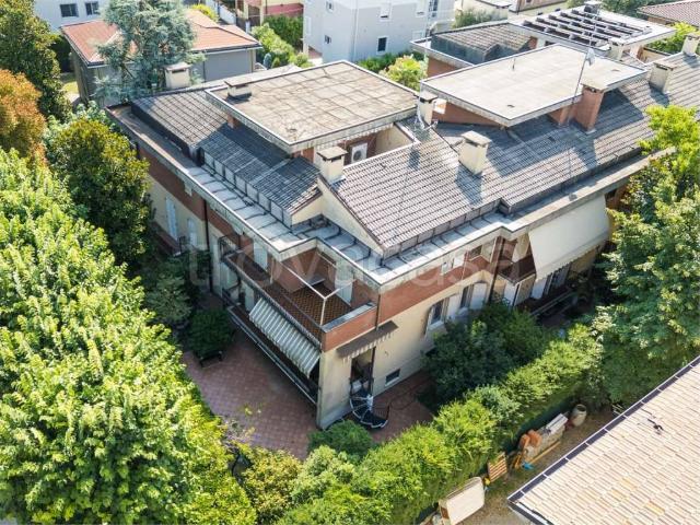 Villa Indipendente in vendita a Modena, San Faustino