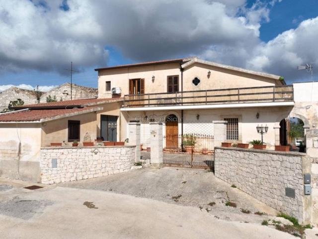Villa Indipendente in vendita a Marina Di Modica, Sicilia