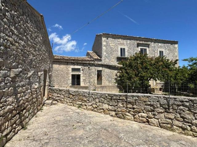Villa Indipendente in vendita a Marina Di Modica, Sicilia