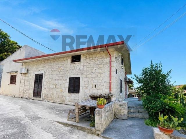Villa Indipendente in vendita a Marina Di Modica, Sicilia