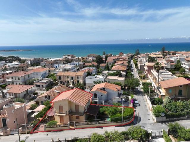 Villa Indipendente in vendita a Marina di Modica, Marina Di Modica