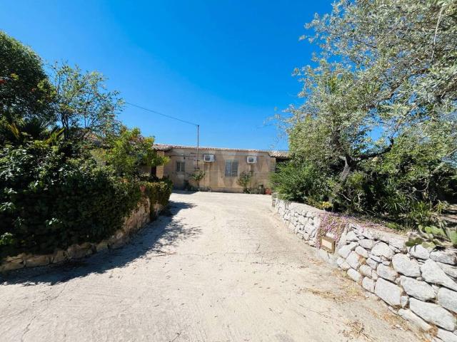 Villa Indipendente in vendita a Marina Di Modica, Sicilia