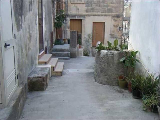 Ville Schiera in vendita a Modica, Caitina