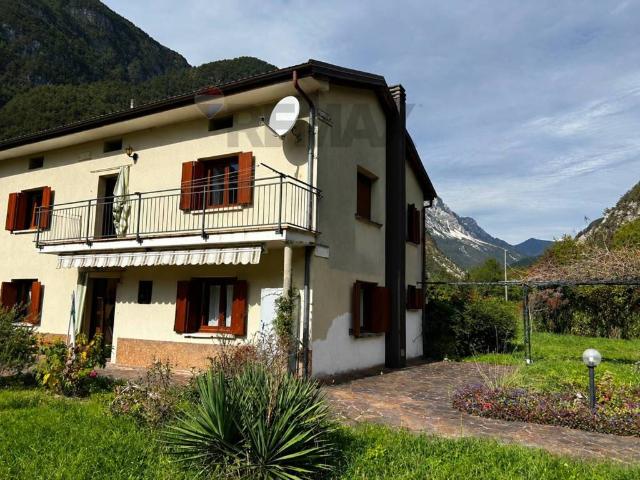 Villa Indipendente in vendita a Pradis, Moggio Udinese / Mueç