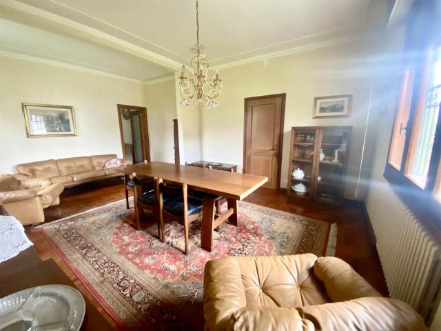 Villa Indipendente in vendita a Moglia, Lombardia