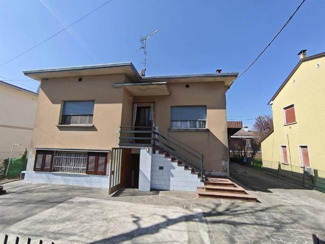 Villa Indipendente in vendita a Moglia, Lombardia