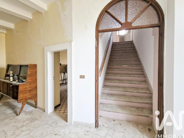 Palazzo in vendita a Marche, Macerata