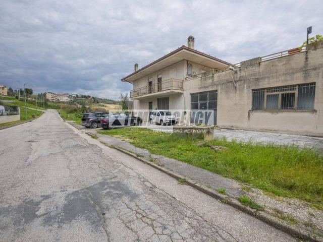 Villa Indipendente in vendita a Marche, Macerata