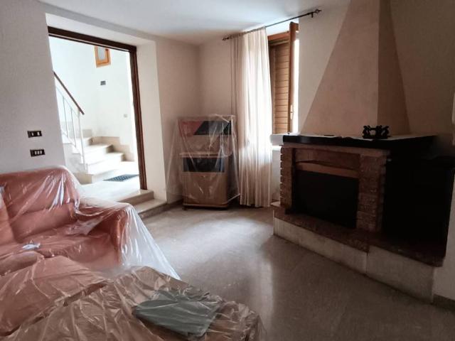 Villa Indipendente in vendita a Moiano, Campania