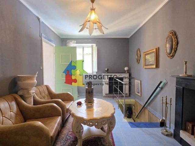 Villa Indipendente in vendita a Moio Alcantara, Sicilia