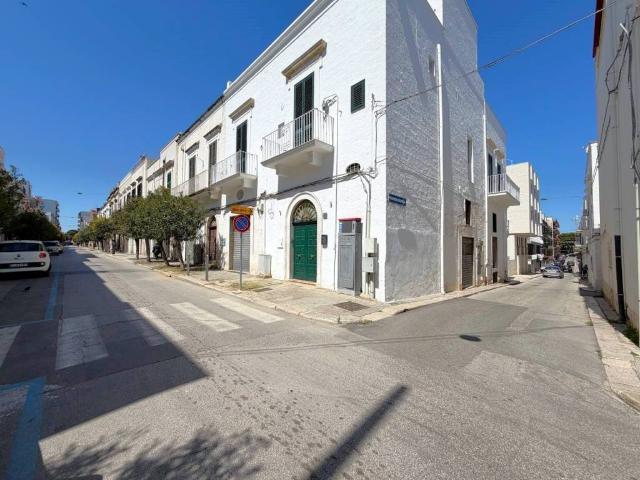 Villa Indipendente in vendita a Mola di Bari, Bari