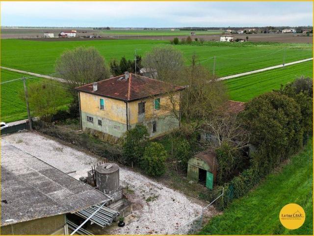 Villa Indipendente in vendita a Molinella, Reggio Emilia