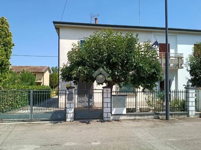 Villa Indipendente in vendita a Molinella, Reggio Emilia