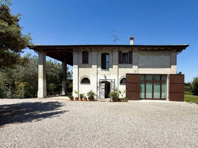 Villa Indipendente in vendita a Molinella, Reggio Emilia