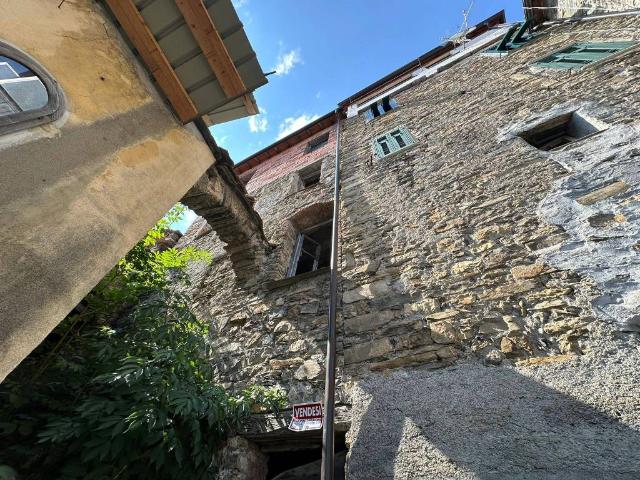 Villa Indipendente in vendita a Molini Di Triora, Liguria
