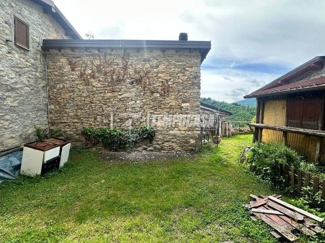 Villa Indipendente in vendita a Molini Di Triora, Liguria