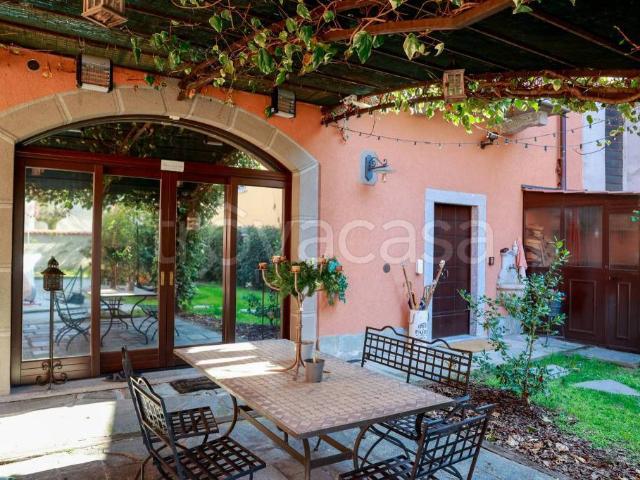Villa Indipendente in vendita a Molteno, Lombardia