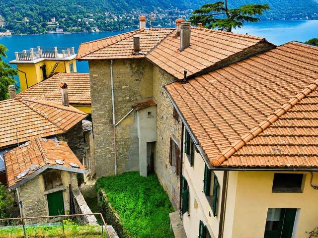 Villa Indipendente in vendita a Moltrasio, Lombardia